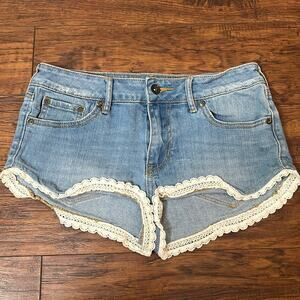 Roxy Lace Trim Short Size 7